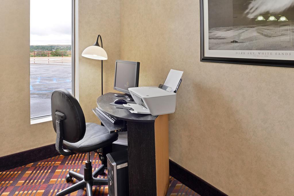 Super 8 By Wyndham Casper West By The River Exterior photo
